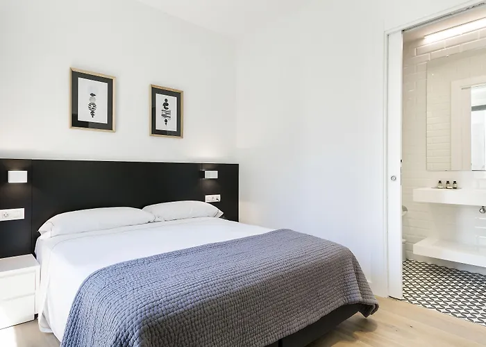 Aparthotel Murmuri Mercader 4*